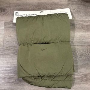 New Nike ThermaFit Quilted Wrap